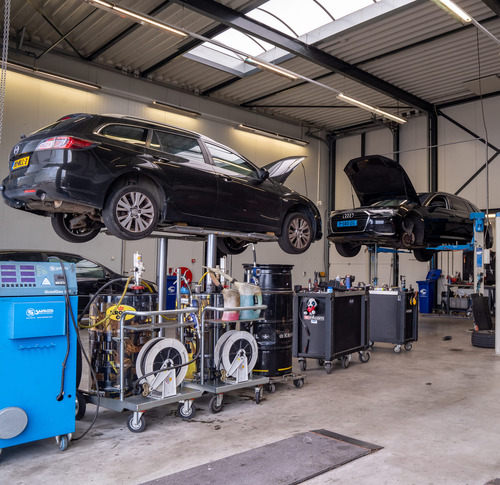 De werkplaats van Dahab Auto's
